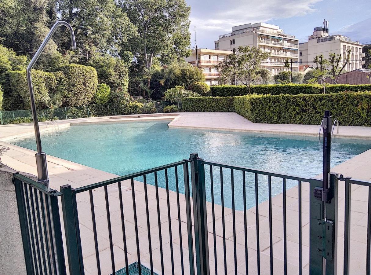 Chateau De La Pinede Juan-les-Pins Buitenkant foto