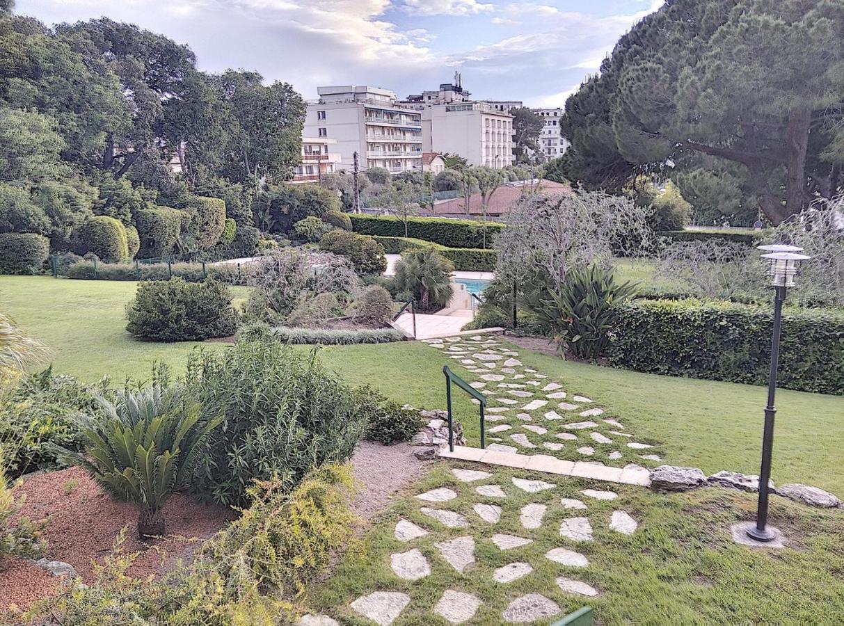 Chateau De La Pinede Juan-les-Pins Buitenkant foto